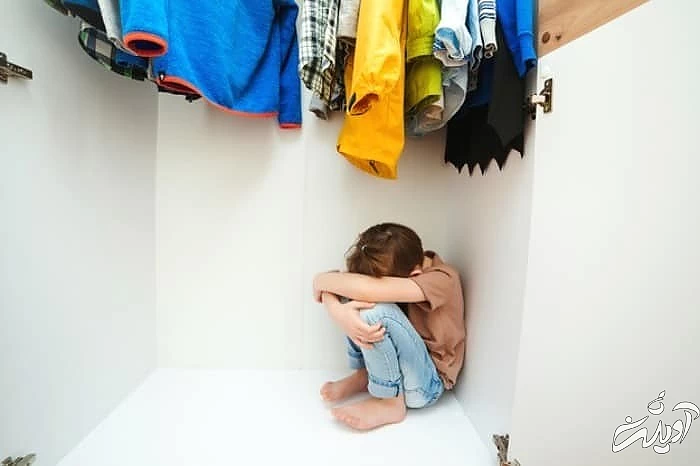 تنبیه کودک کودک ناراحت